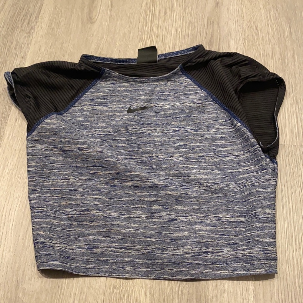 Cropped workout top